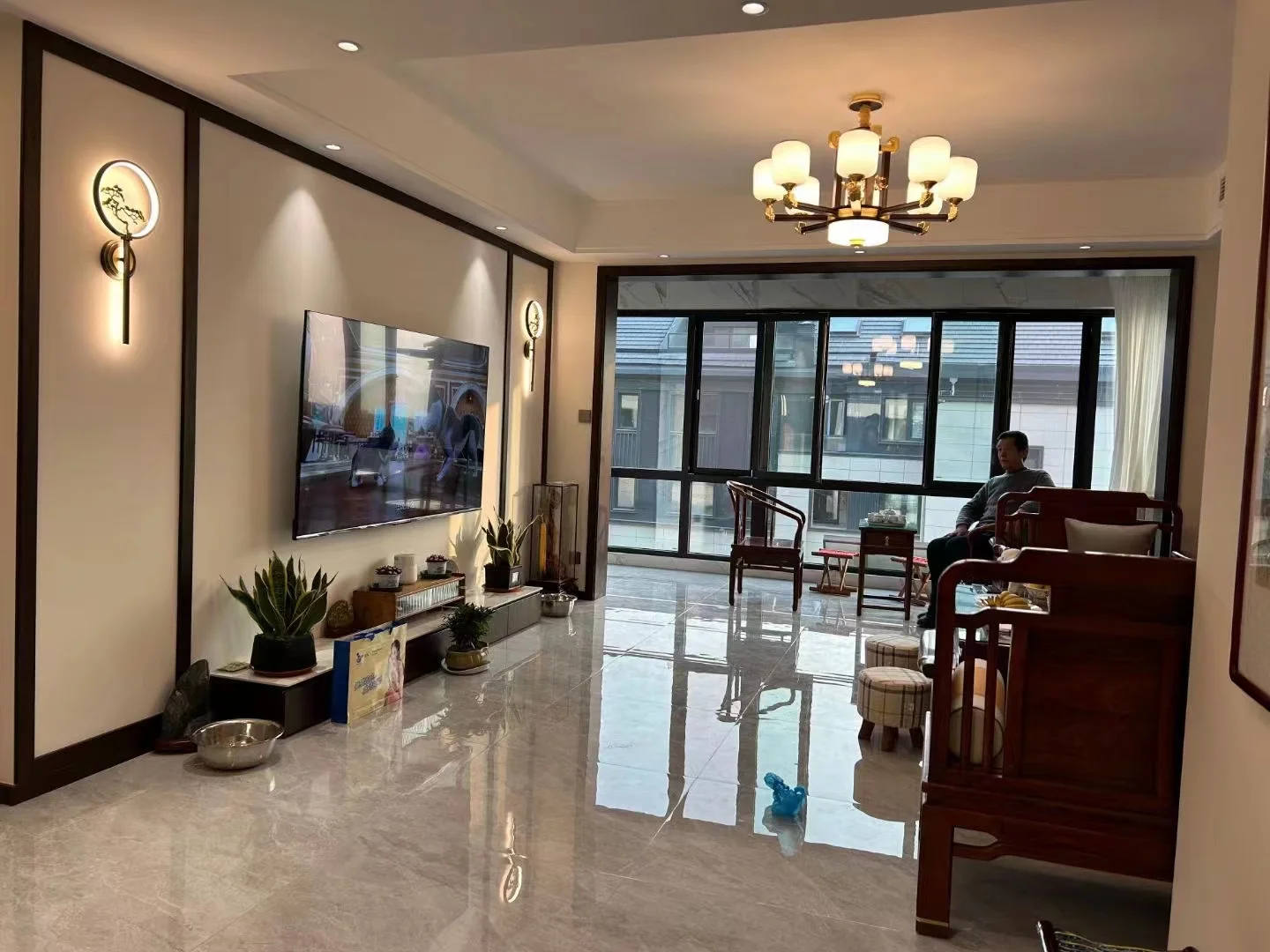 泰安观山悦小区王老师送来锦旗,感谢认可!_房产资讯_房天下