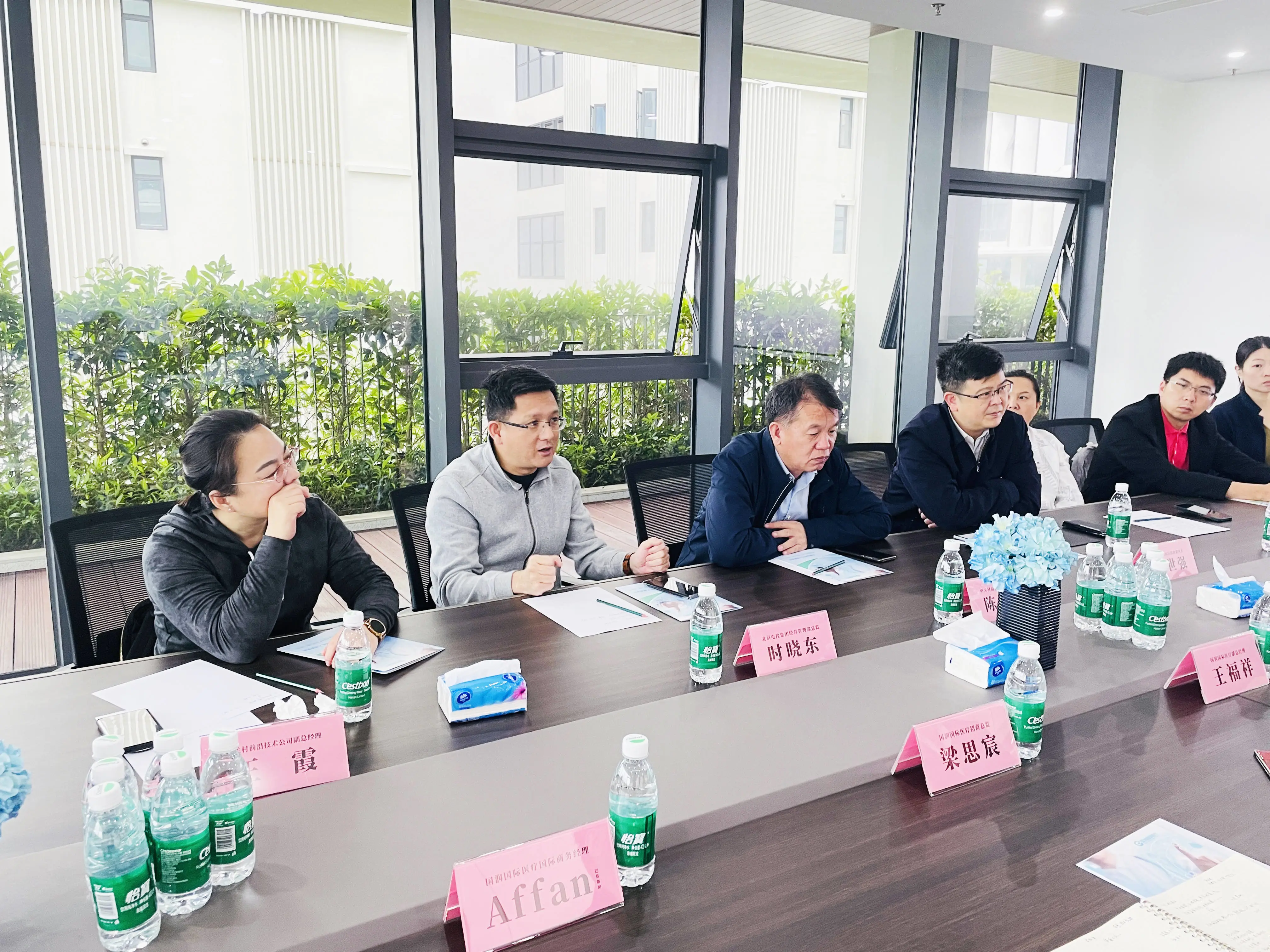 北京市房山区政府中关村发展集团一行专家人员到国润国