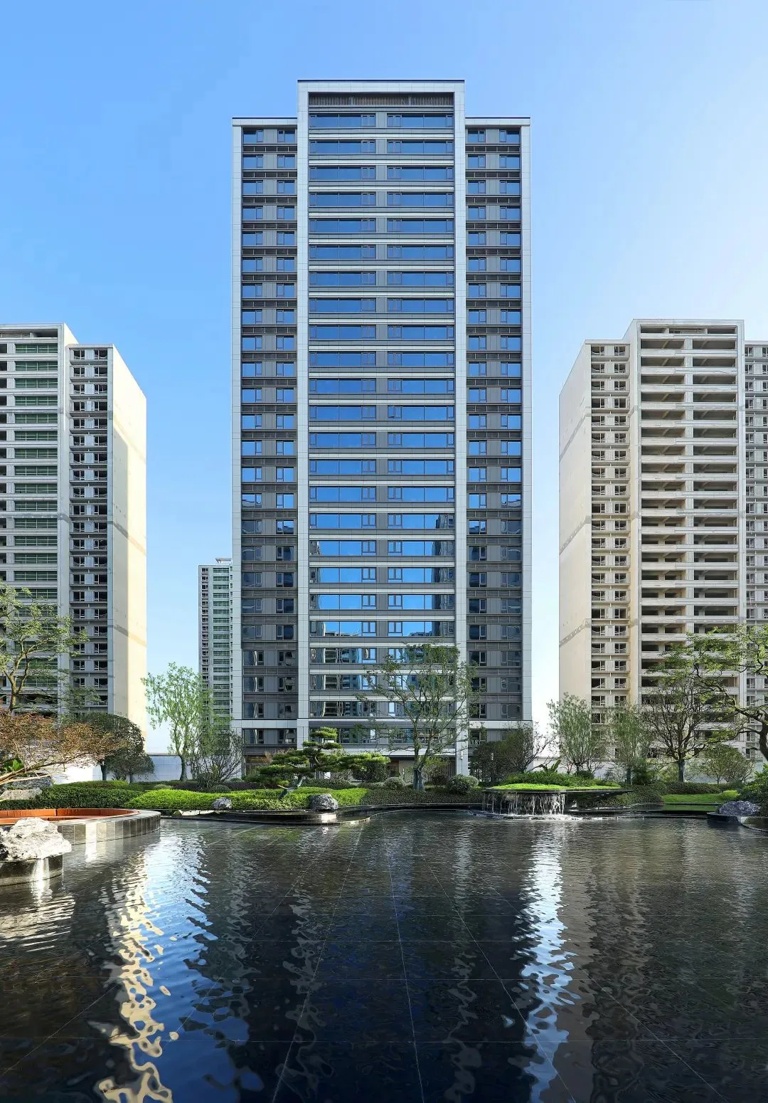 每一户,都拥有宽景阳台设计,尺度奢阔.