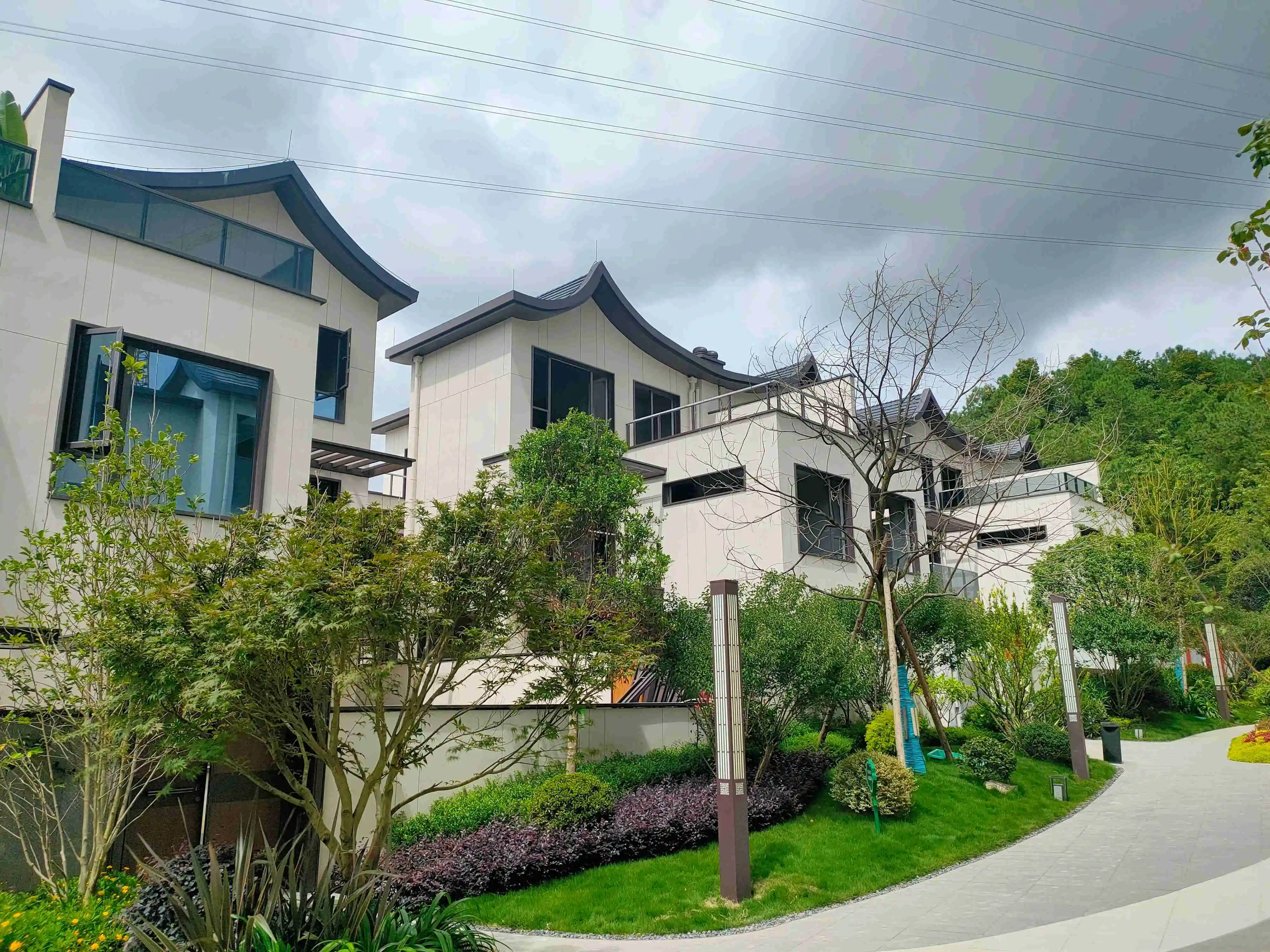 杨国福放出餐监控回应吃出刀片