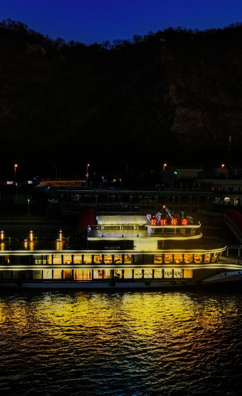 夜游燕子矶:一城滨江,满目浪漫